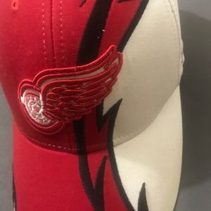 Vintage Detroit Red Wings Reebok Center Ice Collection Headwear OS